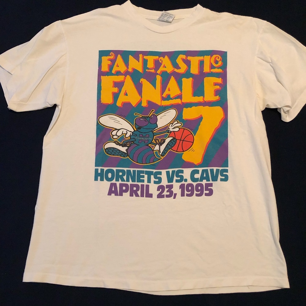 VINTAGE CHARLOTTE HORNETS T-SHIRT
